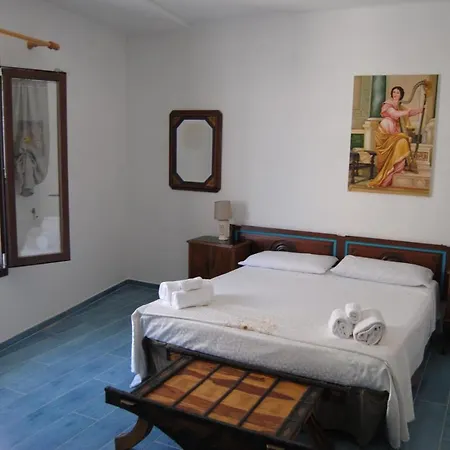 Palazzo Maestro & Corte Maestro Bed & Breakfast 2*